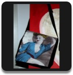 Fifties-Girli Schultertasche- Schwarz- Nylon 27x31x11 cm mit Aufdruck