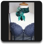 Halschmuck mit Blumenanstecker Gr&uuml;n-Schwarz